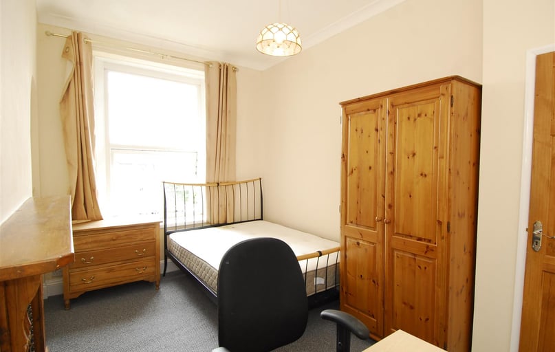 North Road East Apt 3, North Hill, Plymouth - Image 1